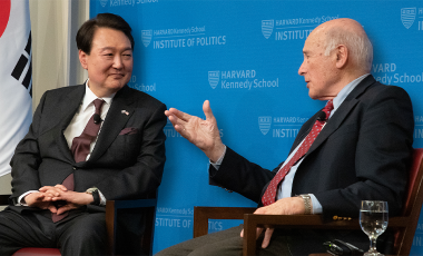 President Yoon and Joseph S. Nye speaking in the JFK Jr. Forum.
